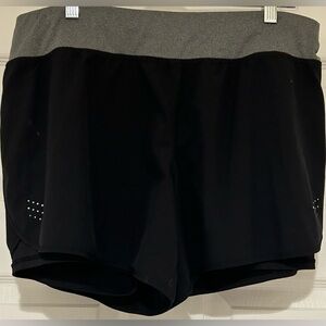 AVIA Women Large Black Soot Running Shorts w/Bike Liner Style AVL28220 J47